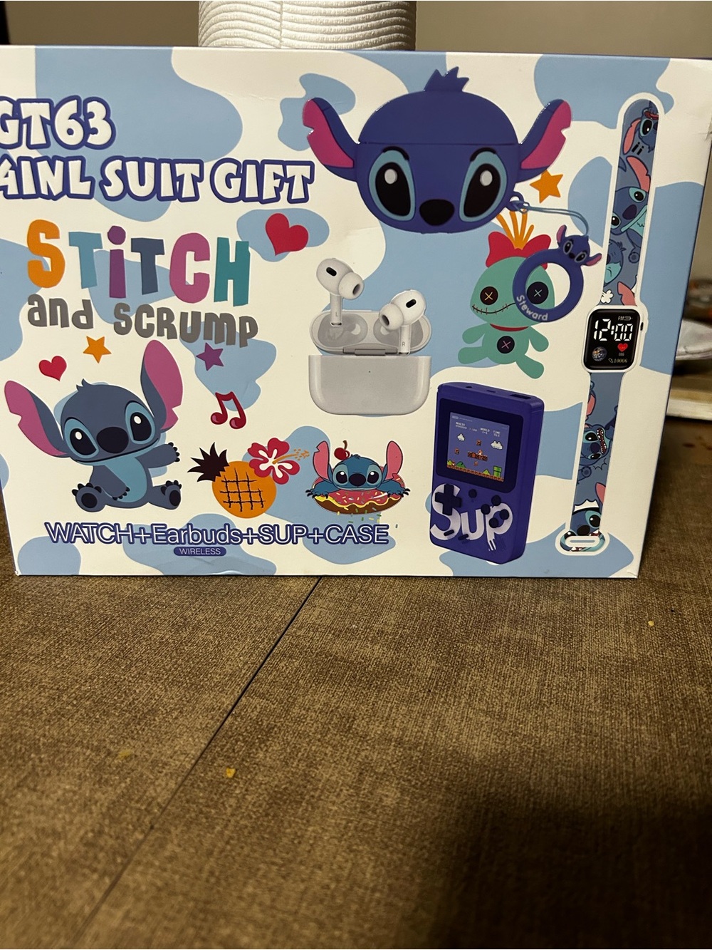 Stitch & Scrump themed 4-in-1 gift set.